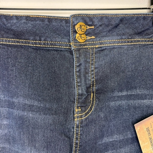 Pennington's DC Jeans Slightly Curvy Fit Straight Leg Jean Shorts Size 20 NWT - Picture 3 of 7